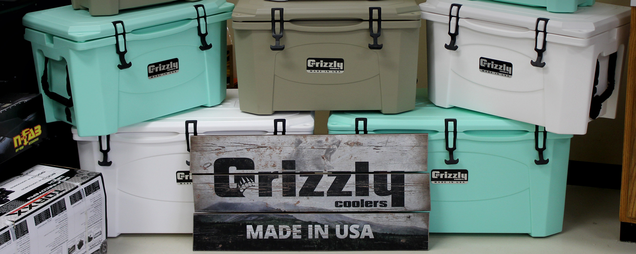 grizzly 40 cooler dimensions